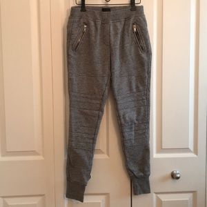 Aritzia Wilfred Free Joggers